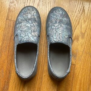 Vionic Silver shoes 7.5 women’s